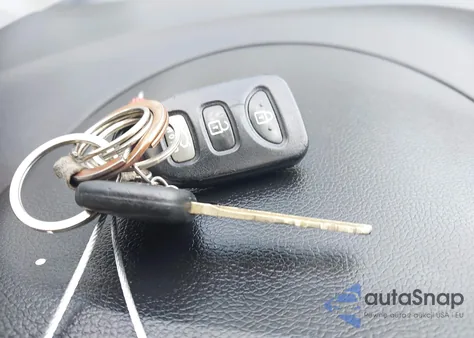 2013 Hyundai Elantra Limited z USA, uszkodzony, nr VIN 5NPDH4AEXDH195996